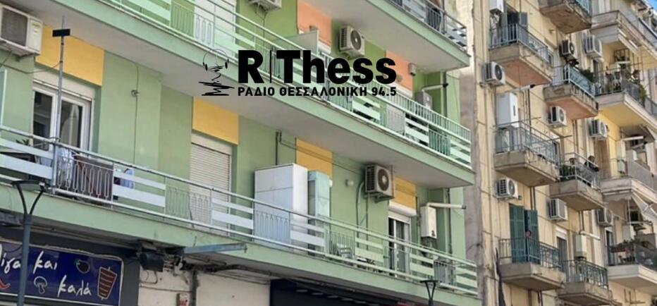 Θεσσαλονίκη: Φοιτητής απειλεί να πέσει από μπαλκόνι 3ου ορόφου