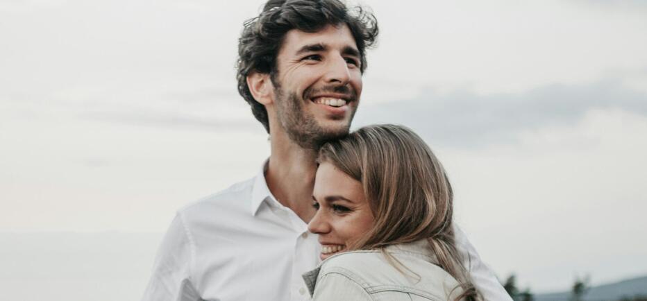 Τι σημαίνει τελικά μεγάλη διαφορά ηλικίας στις σχέσεις;