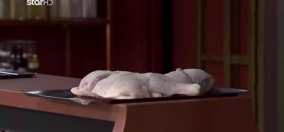 MasterChef: Ο Τάσος ξέχασε το βασικό του υλικό στην αποθήκη τροφίμων