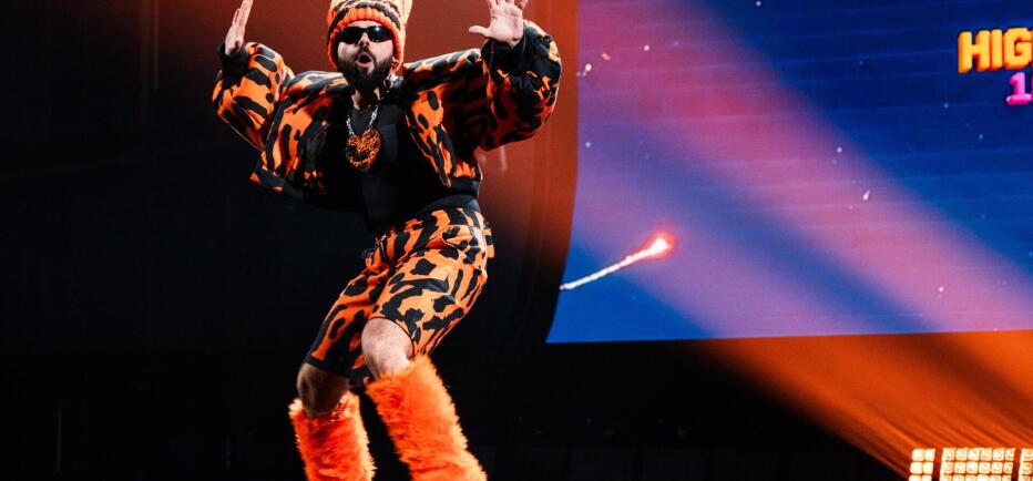 Eurovision 2026: Ο Akylas με αέρα νικητή - «Γκρέμισε» τη σκηνή της Βιέννης!