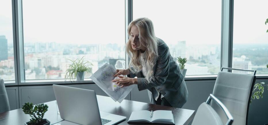 Το πρότυπο του girl boss μου χάρισε μία ωραιότατη υπερκόπωση