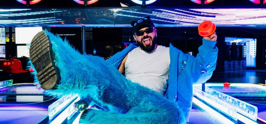 Akylas: Κυκλοφόρησε το video clip του «PARTO» και είναι γεμάτο συναίσθημα