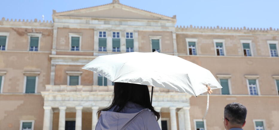 Καιρός: Ζέστη από σήμερα, αλλά μπόρες το τριήμερο του Αγίου Πνεύματος