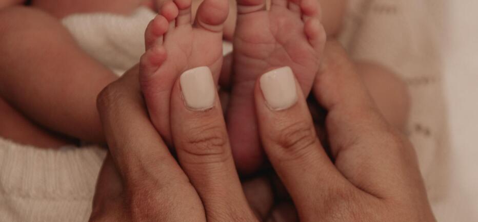 Αθωώθηκε μητέρα που μπήκε φυλακή για τον θάνατο του βρέφους της
