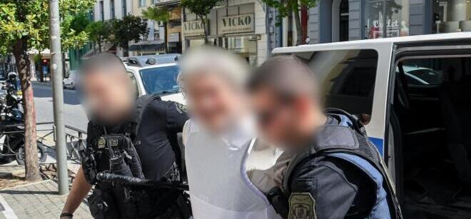 Σύλληψη ομογενή: «Έχω ζήσει τρεις απόπειρες δολοφονίας του γιου μου»