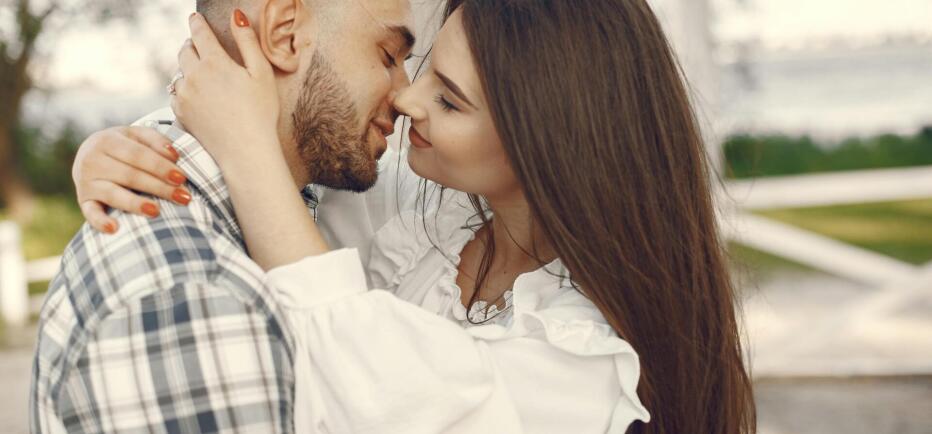 Τι είναι fraysexuality και πώς επηρεάζει τις προσωπικές μας σχέσεις;