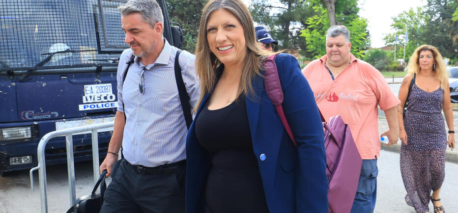 Τέμπη: Ένταση στη δίκη μεταξύ συγγενών θυμάτων και Ζωής Κωνσταντοπούλου