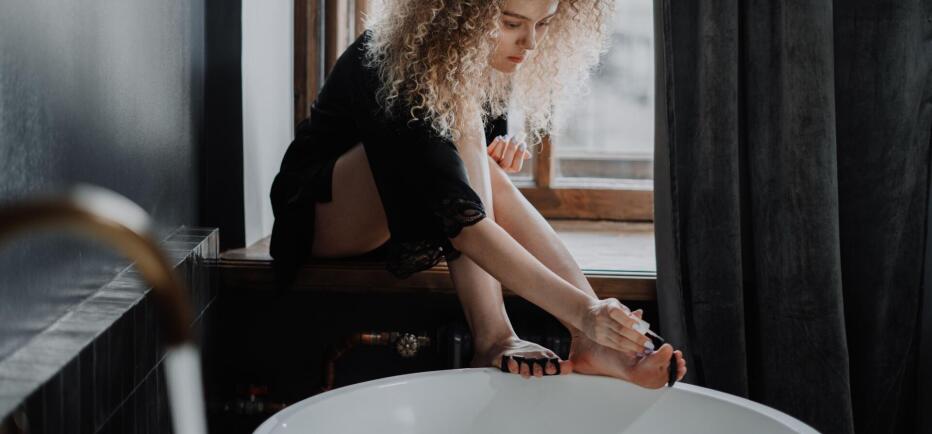 Summer trends: 7 κομψές ιδέες για το καλοκαιρινό σας πεντικιούρ