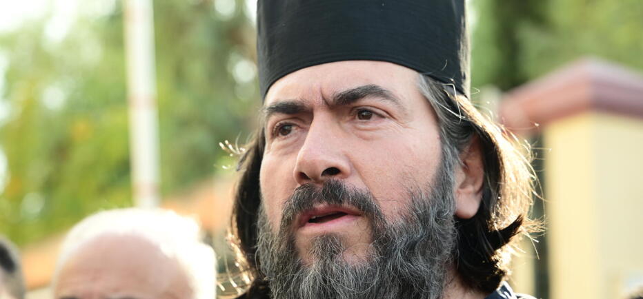 Πατήρ Αντώνιος: Σε δίκη για την οικονομική διαχείριση της «Κιβωτού»