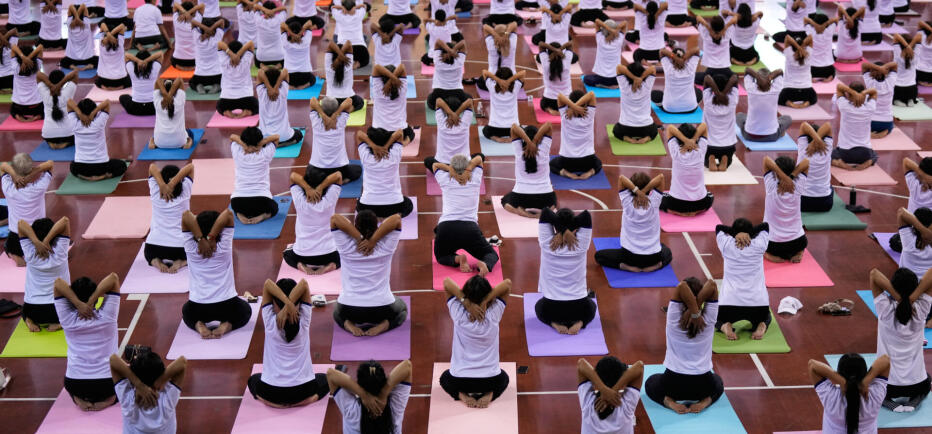 Παγκόσμια Ημέρα Yoga: χιλιάδες άνθρωποι συμμετειχαν στις εκδηλώσεις