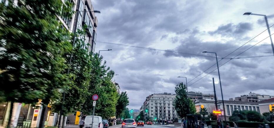Καιρός: Βροχές και θερμοκρασία έως 35°C - Οι περιοχές που θα επηρεαστούν