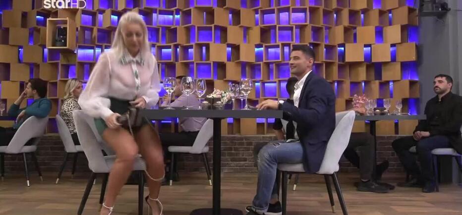 Το πιο ανατρεπτικό ραντεβού στο First Dates ήταν της Καρίνας και του Έρωτα!