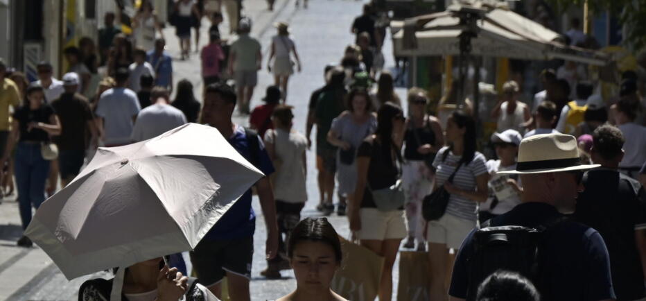Καιρός: Έρχεται άνοδος της θερμοκρασίας με 39άρια και μπόρες