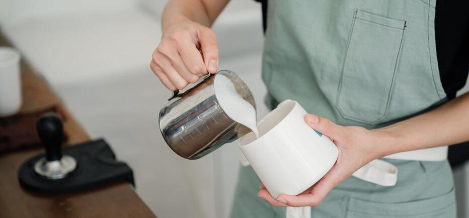 Freddo Cappuccino: Πώς να φτιάξεις αφρόγαλα στο σπίτι χωρίς μηχανή