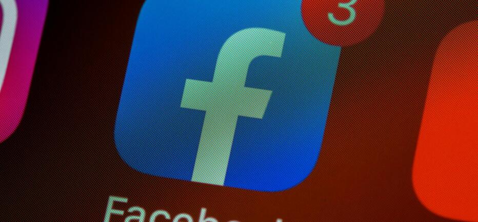 «Έπεσε» το Facebook - Χιλιάδες αναφορές από χρήστες
