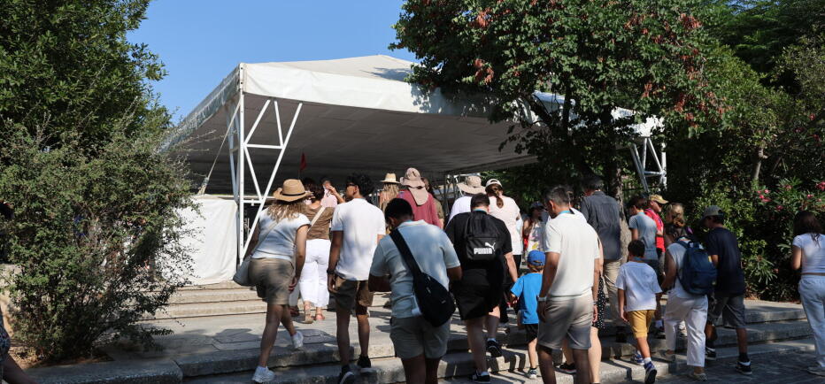Ακρόπολη: «Ήταν τρομακτικό. Του έβαλαν τουρνικέ γιατί αιμορραγούσε πολύ»