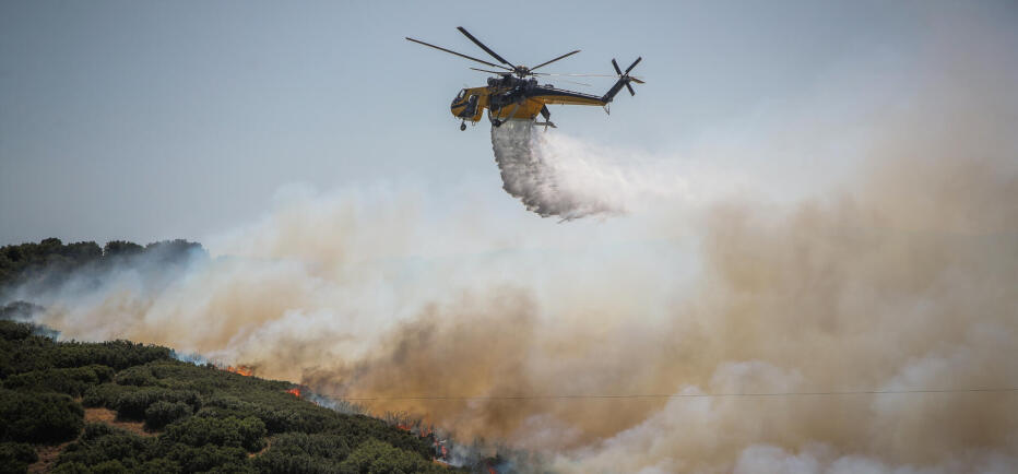 Φωτιά Δερβένι Θεσσαλονίκη: Ενισχύθηκαν οι δυνάμεις- Επιχειρούν 10 αεροσκάφη