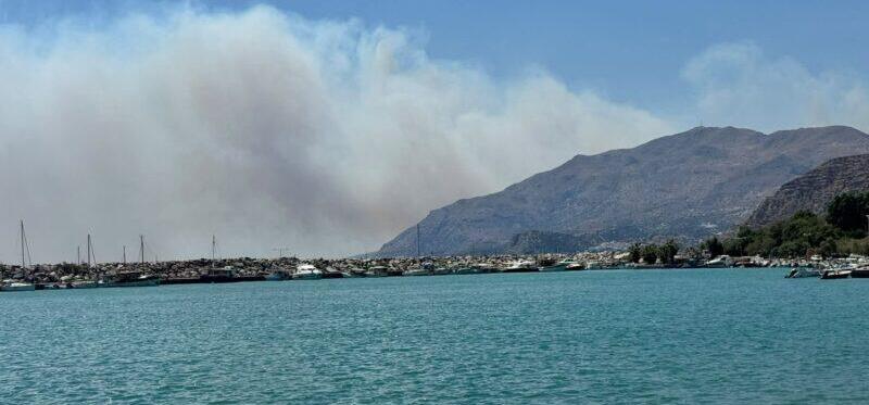 Φωτιά στο Ρέθυμνο: Νεκροί δύο πυροσβέστες - Εγκλωβίστηκαν σε αυτοκίνητο