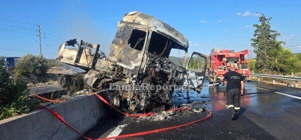 Σύγκρουση φορτηγών στην Αθηνών - Λαμίας: Νεκρός ένας οδηγός
