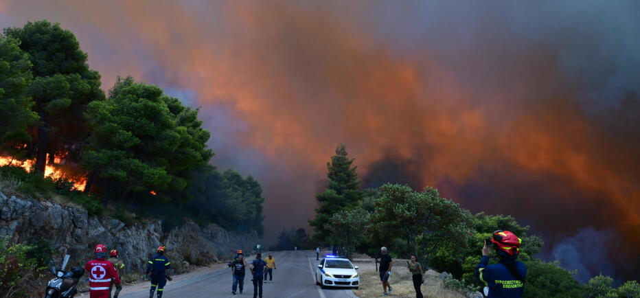 Φωτιά Βοιωτία: Σπινθήρες από ανεμογεννήτριες πίσω από την πυρκαγιά