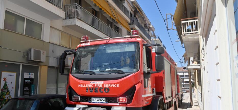 Φωτιά τώρα σε υπόγειο χώρο των Δικαστηρίων στον Πειραιά