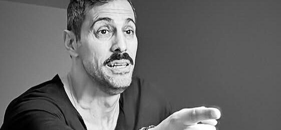 «Πάμε για νέα θεραπεία»: Η νέα φωτογραφία του Παράσχου από το νοσοκομείο