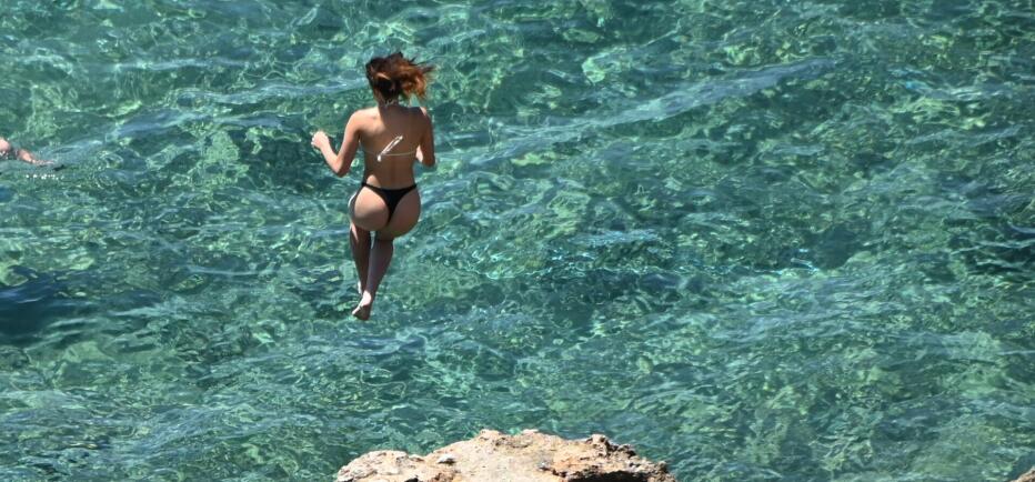 Ηλεία: 31χρονη τραυματίστηκε σοβαρά στον αυχένα μετά από βουτιά στη θάλασσα