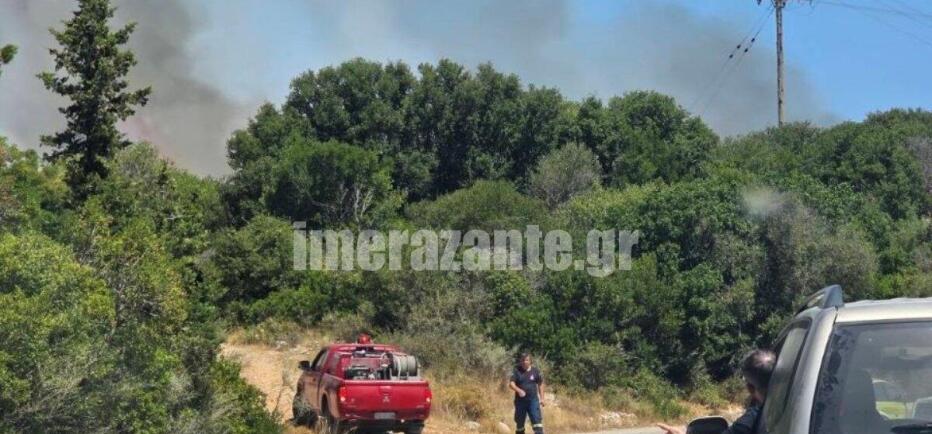 Φωτιά Ζάκυνθος: Δύσκολα τα πράγμα στις Βολίμες - Μήνυμα εκκένωσης