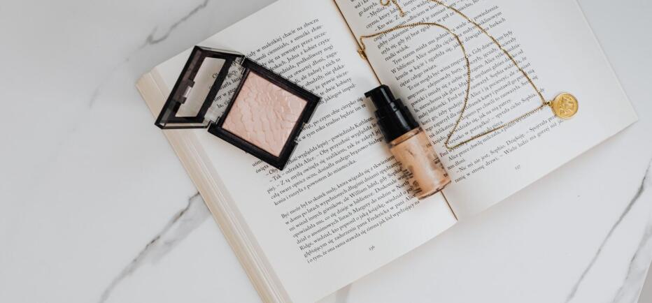 Τα beauty essentials που πρέπει να περιέχει το ιδανικό νεσεσέρ των διακοπών