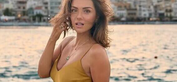 Βάσω Λασκαράκη: Το elegant summer look της στη Σητεία