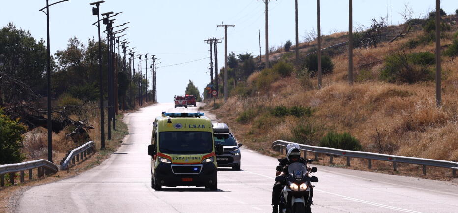 Τροχαίο στη Βούλα: Tαξί συγκρούστηκε με μηχανή - Στο νοσοκομείο 39χρονος