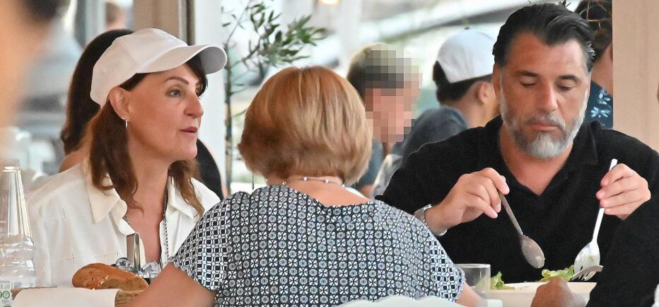 Νία Βαρντάλος: Με τον σύντροφό της Σπύρο Κατσαγάνη στην Αντίπαρο