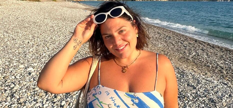 Δανάη Μπάρκα: «Ηλιοβασίλεμα, ερημιά κι αγάπη» - Τα νέα ενσταντανέ με μαγιό