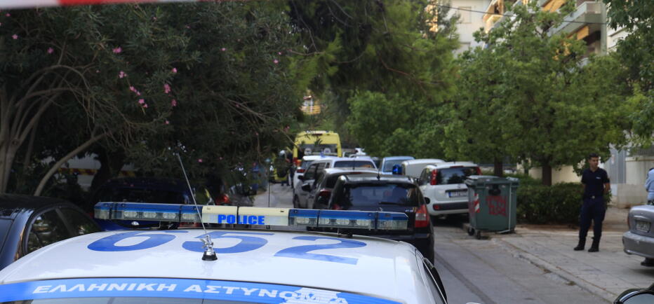 Νέα Σμύρνη: Δύο νεκροί από πυροβόλο σε είσοδο πολυκατοικίας