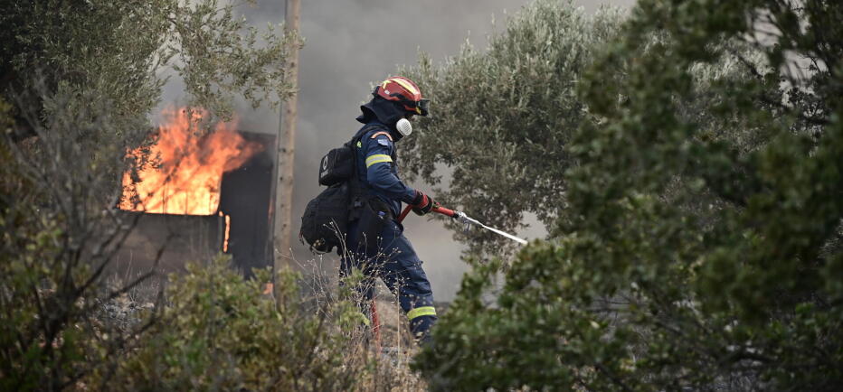 Φωτιά τώρα στο Λαύριο - Σηκώθηκαν 3 εναέρια μέσα