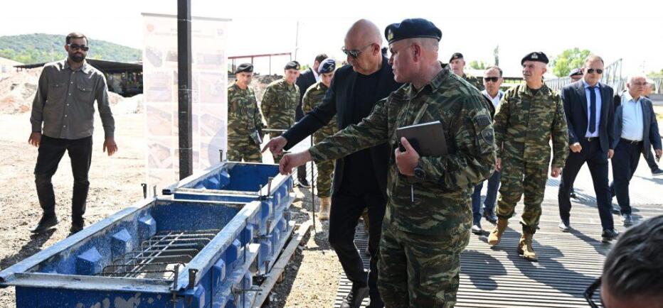 Δένδιας: Απάντηση στην απειλή, με 522 έργα οχύρωσης έως το 2030