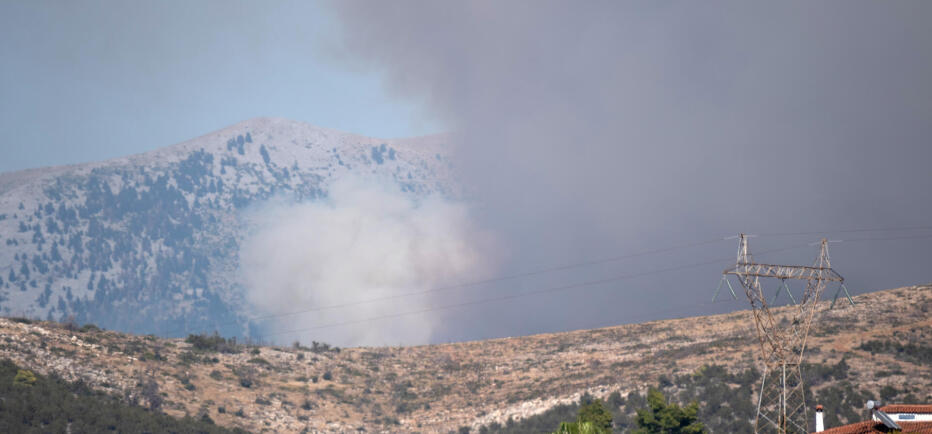 Μεγάλη φωτια στην Εύβοια - Επιχειρούν 13 εναέρια μέσα