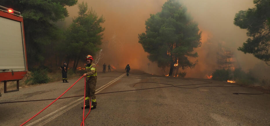 Βελτιωμένη η εικόνα της πυρκαγιάς στη Μακρυκάπα Εύβοιας