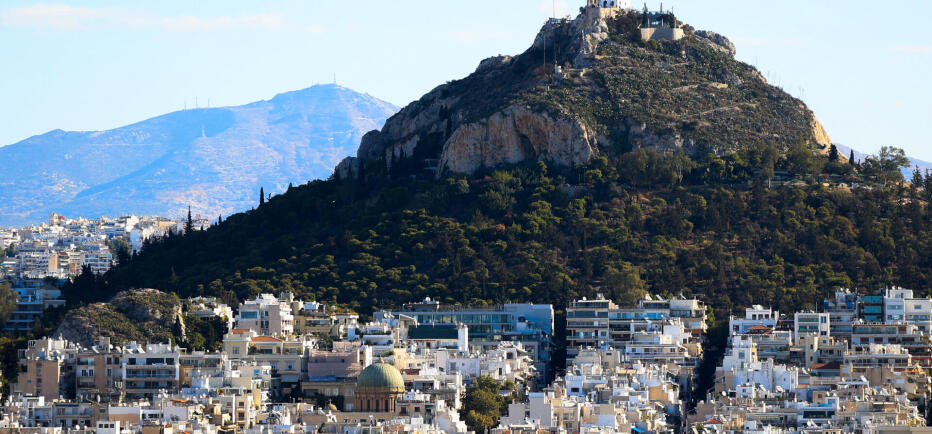 Ακίνητα: Στον «πάγο» ΦΠΑ και φόρος υπεραξίας