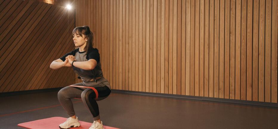 Πώς συνδέονται μακροζωία και squats; Η άσκηση-έκπληξη που πρέπει να κάνεις