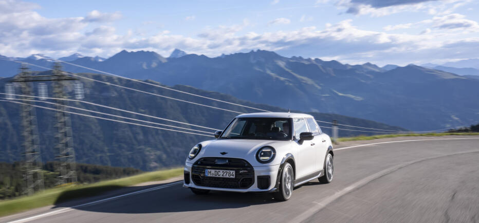 Το MINI Cooper S  σε ένα από τα πιο εντυπωσιακά χρώματα