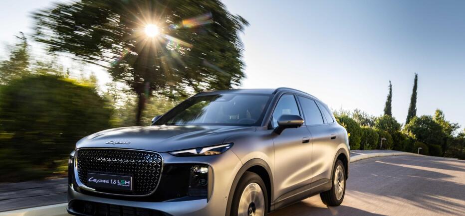 Το LEPAS L8 PHEV προσφέρει την απόλυτη “Elegant Driving” εμπειρία