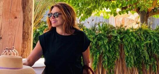 Μιμή Ντενίση: Εξόρμηση σε παραδοσιακό παντοπωλείο στη Νάξο