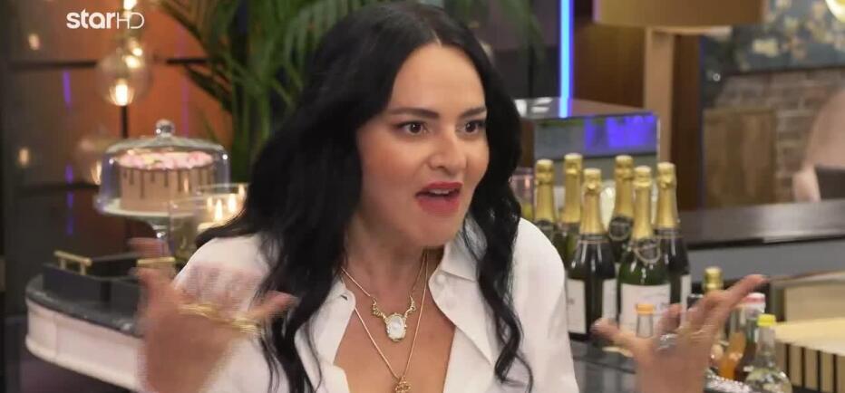 First Dates: Η Ζενεβιέβ πέρασε τη Δανάη για μεγαλύτερη