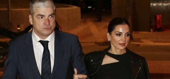 Τσιμτσιλή: Με royal blue δημιουργία σε dinner κάτω από την Ακρόπολη