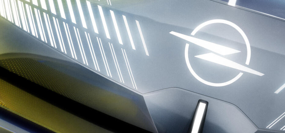 Opel STX Concept: Οι πρώτες εντυπωσιακές εικόνες