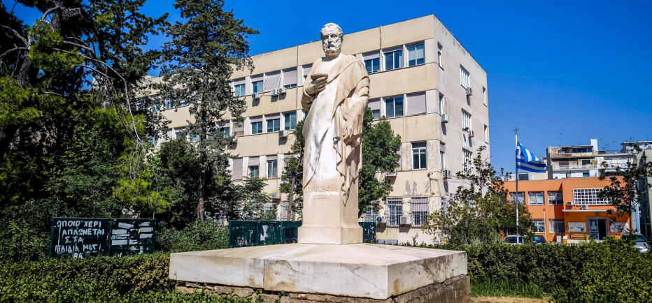 Φοιτήτρια Ιατρικής έσωσε άνδρα που έπαθε ανακοπή έξω από το ΕΚΠΑ