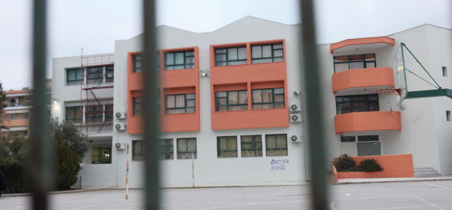 Ηλιούπολη: Πέθανε η διευθύντρια που υπέστη ανακοπή από κεραυνό σε σχολείο