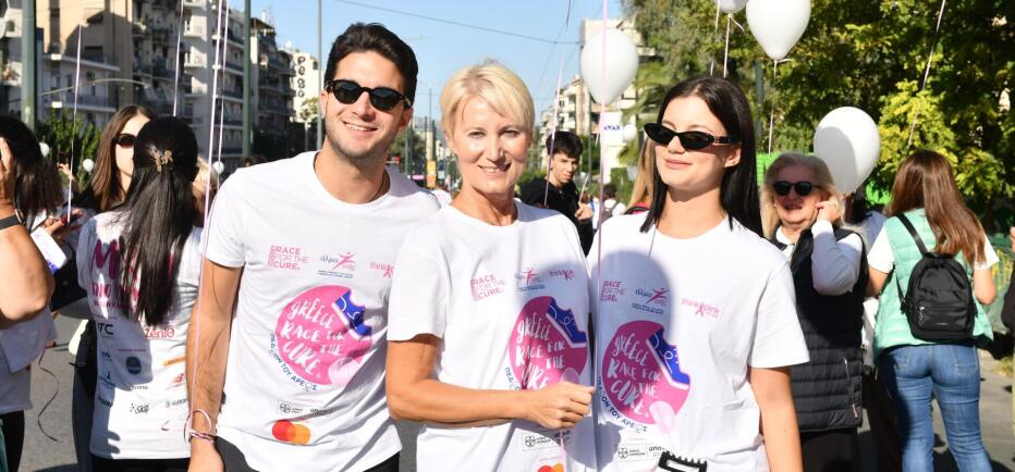 Νατάσα Παζαΐτη: Mε τα δίδυμα παιδιά της στο Greece Race for the Cure