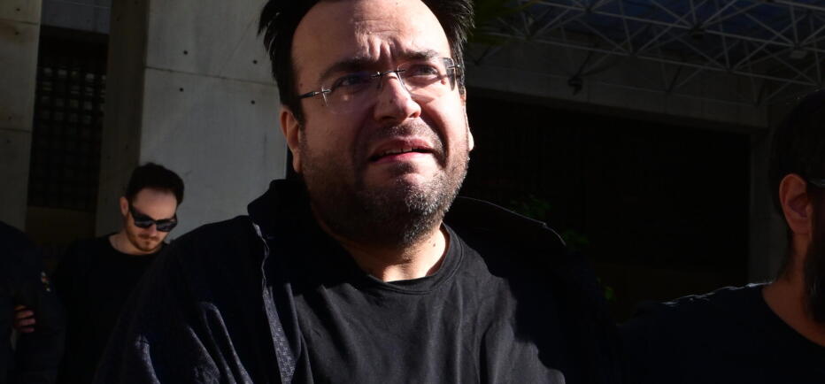 Ο Καμπούρης με χειροπέδες στον ανακριτή: «Είμαι αθώος, είναι σκευωρία»